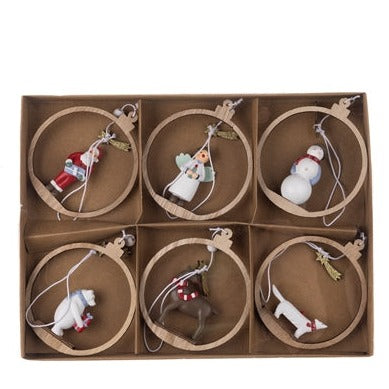 Festive Characters Set Wooden Wreath - Christmas Decoration