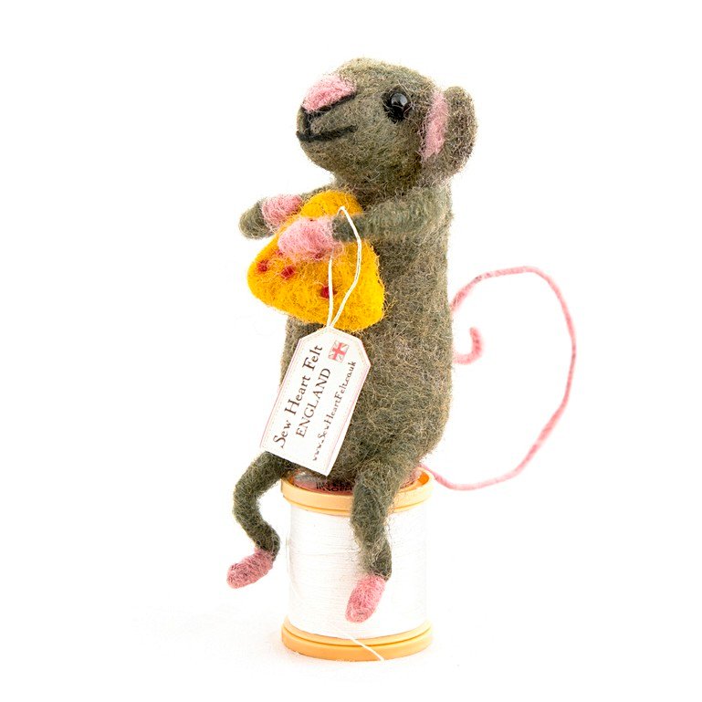 Felt Mouse with cheese